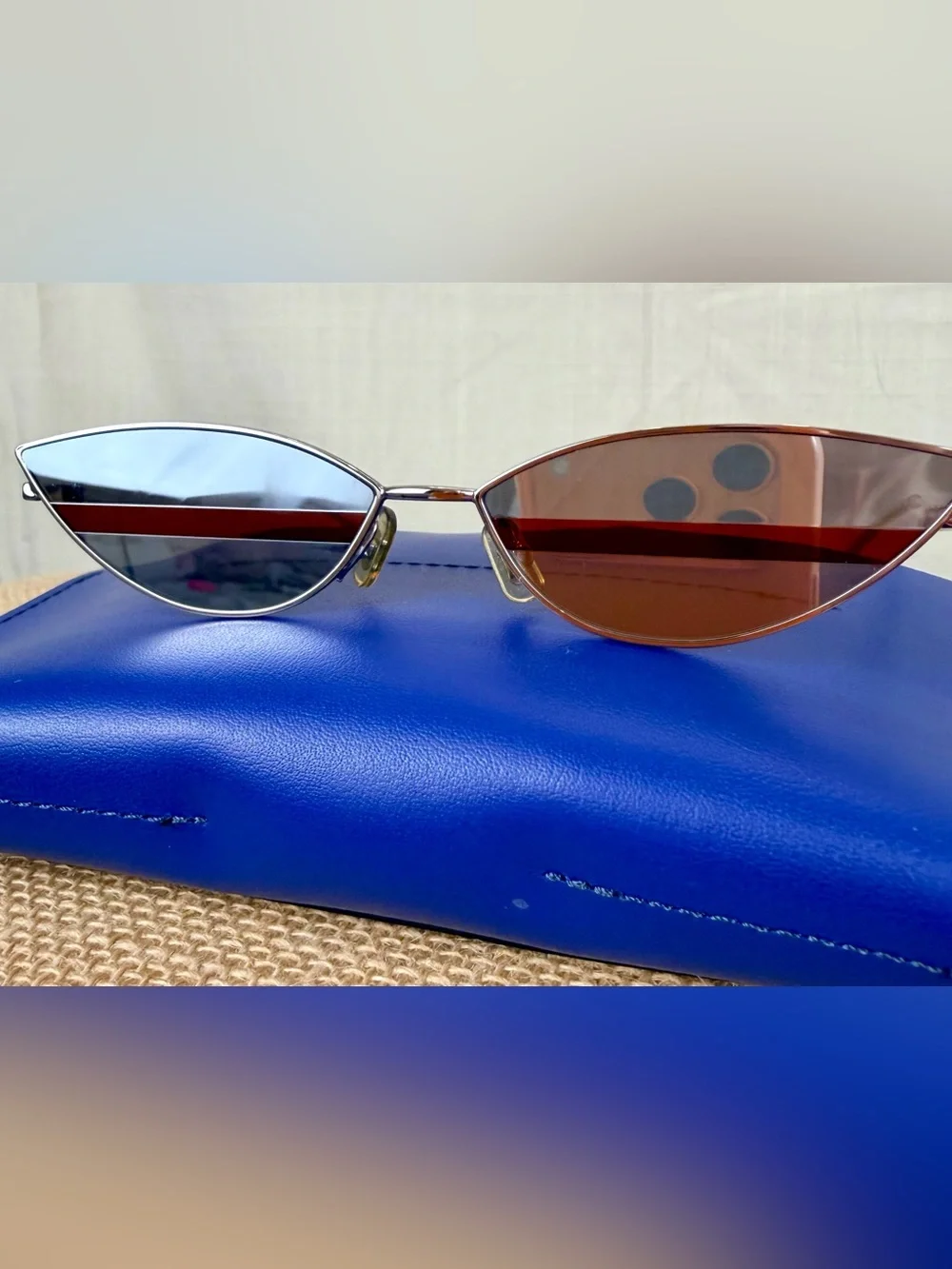 Gentle Monster POXI -02 Silver/Maroon
Slim Cat-eye Mirrored Sunglasses UNISEX - Picture 8 of 12